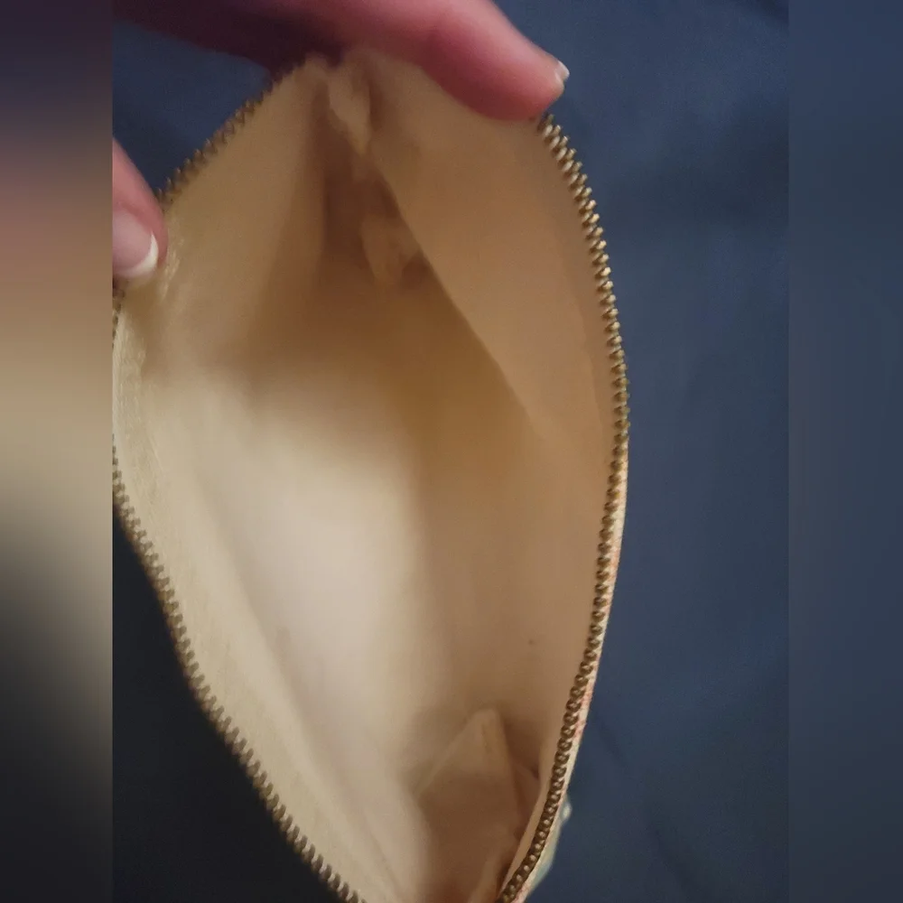 Clarins Feed 10 Cosmetic bag - Picture 3 of 4